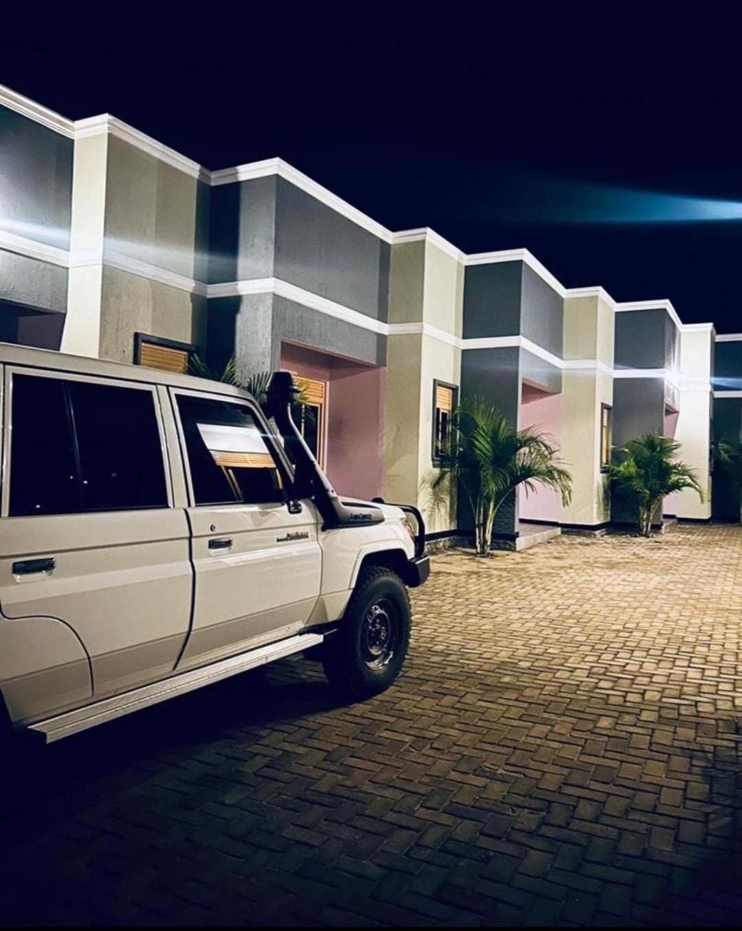 Onyx Motel And Suites Mbarara Zewnętrze zdjęcie